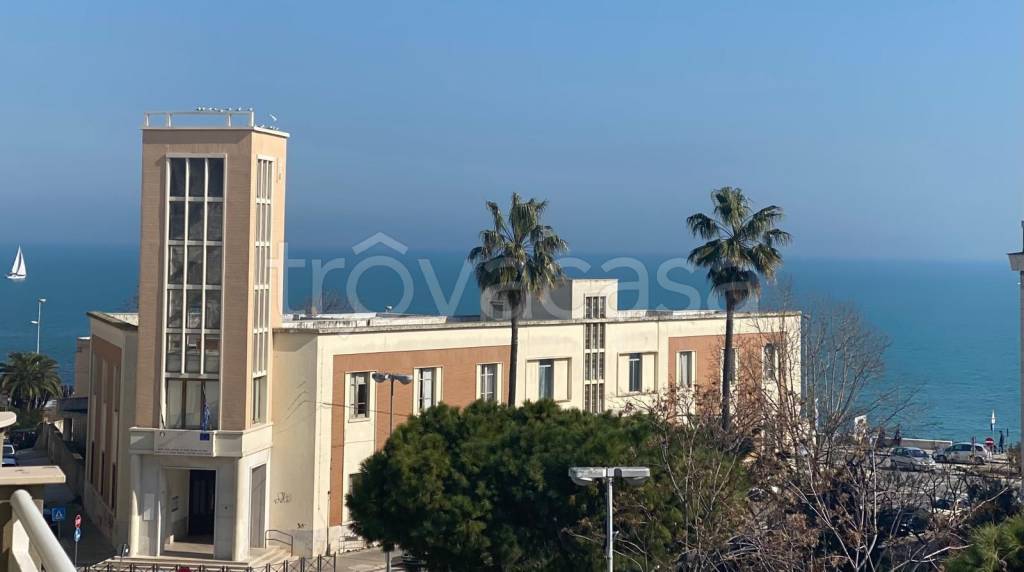 appartamento in vendita a Trani in zona Borgo Ottocentesco