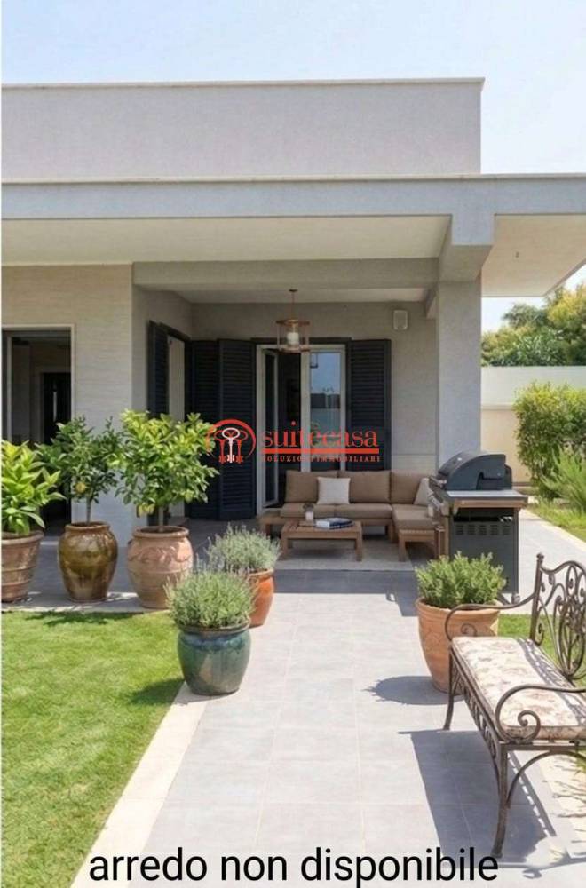 casa indipendente in vendita a Trani in zona Capirro