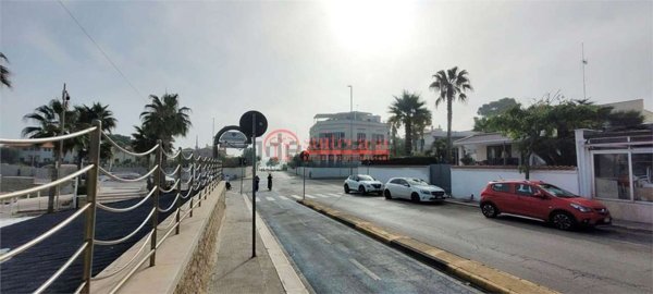 negozio in vendita a Trani
