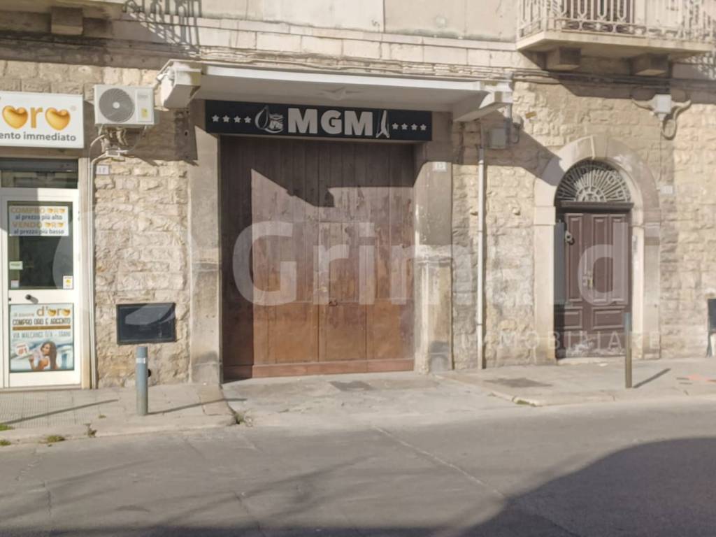negozio in vendita a Trani