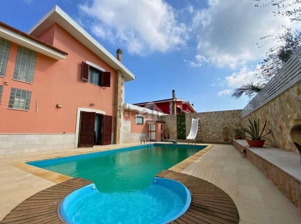 appartamento in vendita a Trani in zona Capirro