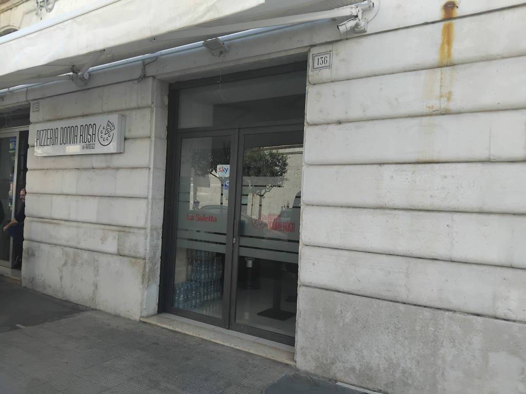 negozio in vendita a Trani in zona Borgo Ottocentesco