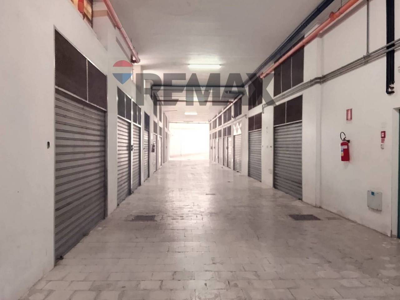 locale di sgombero in vendita a Trani