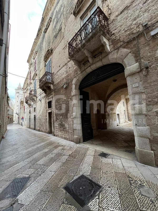 appartamento in vendita a Trani in zona Borgo Medievale