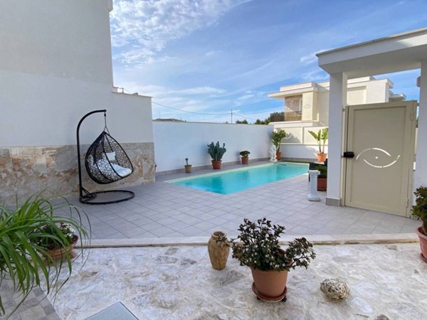casa indipendente in vendita a Trani