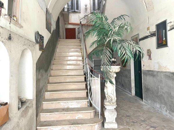 intera palazzina in vendita a Trani in zona Borgo Medievale