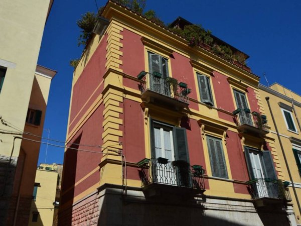 intera palazzina in vendita a Trani in zona Borgo Medievale