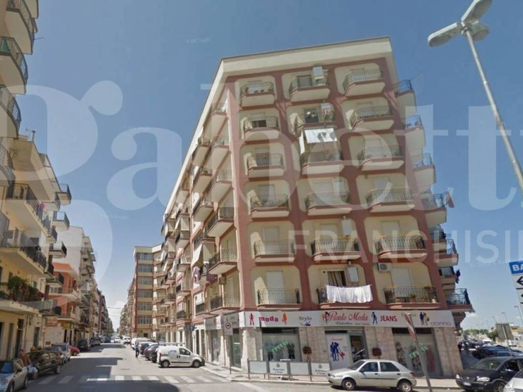 negozio in vendita a Trani