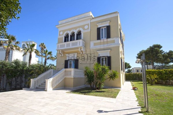 casa indipendente in vendita a Trani