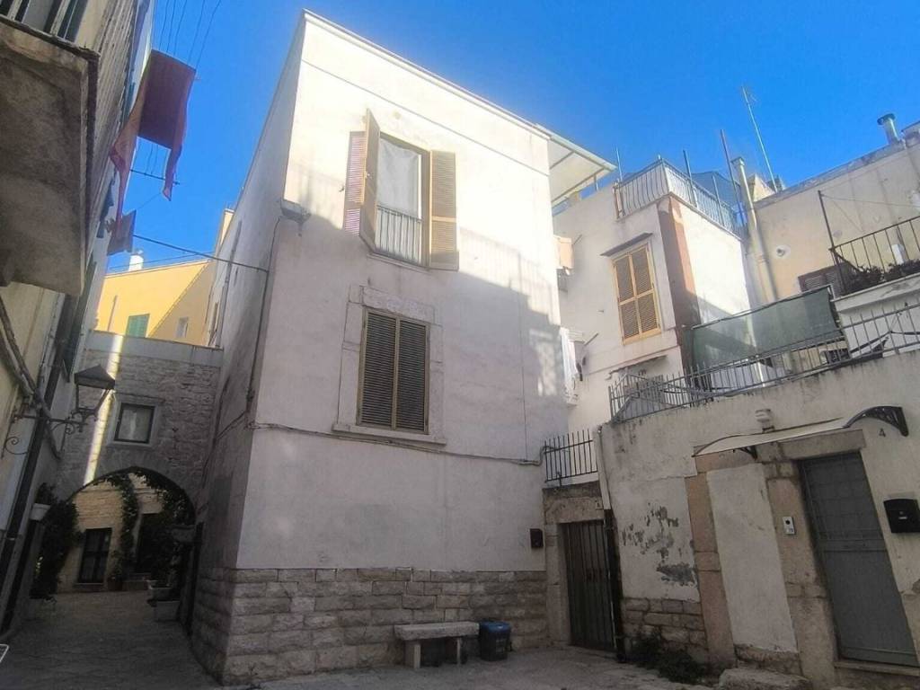 appartamento in vendita a Trani in zona Borgo Medievale