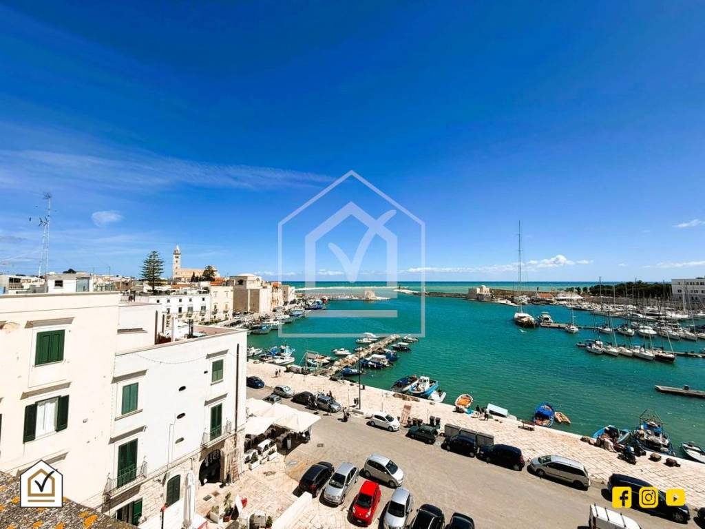 appartamento in vendita a Trani in zona Borgo Medievale