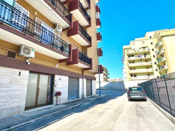 locale commerciale in vendita a Trani in zona Borgo Medievale