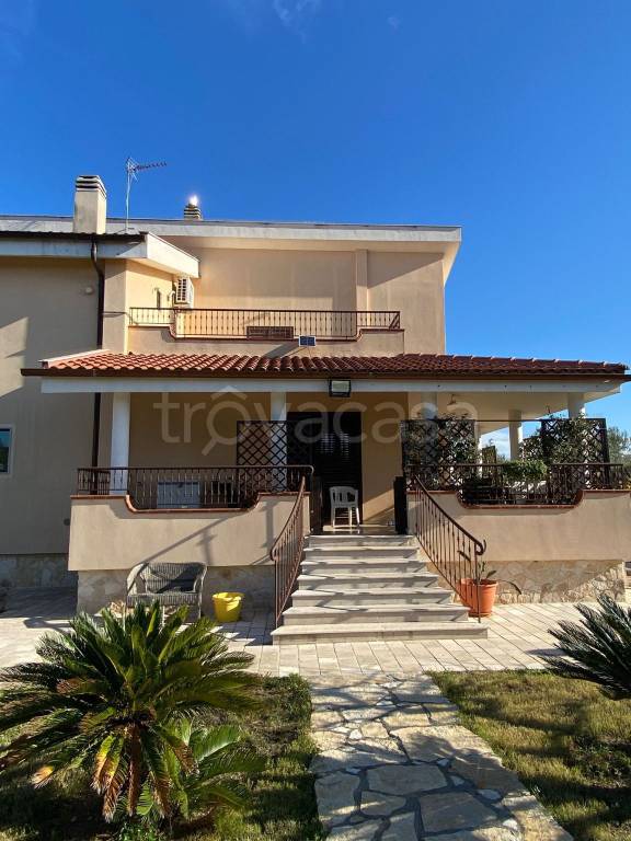 casa indipendente in vendita a Trani in zona Villa Dragonetti