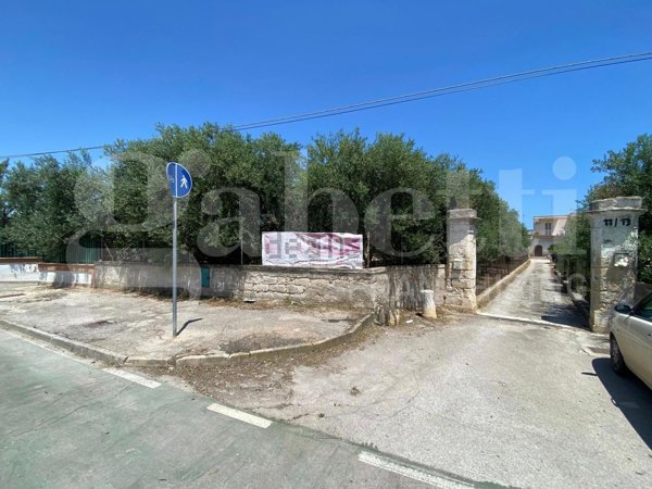 casa indipendente in vendita a Trani in zona Villa Dragonetti