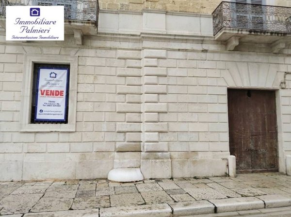 negozio in vendita a Trani in zona Borgo Medievale