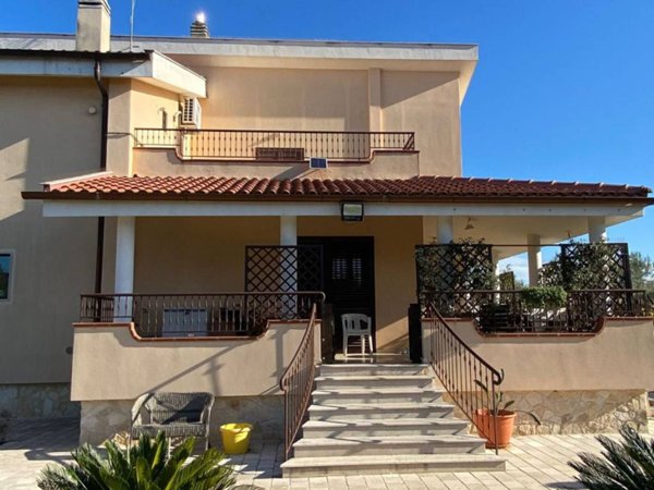 casa indipendente in vendita a Trani in zona Villa Dragonetti