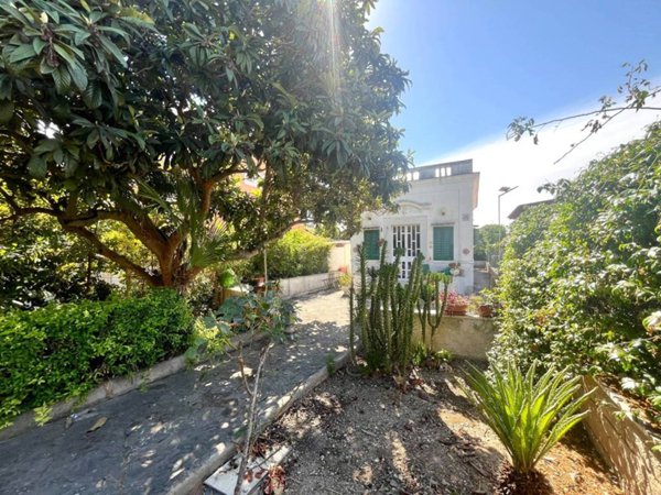 casa indipendente in vendita a Trani in zona Villa Dragonetti