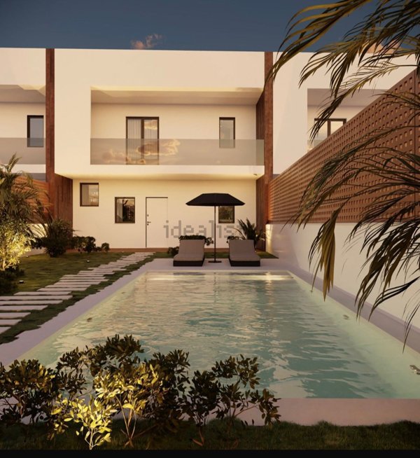 casa indipendente in vendita a Trani in zona Capirro