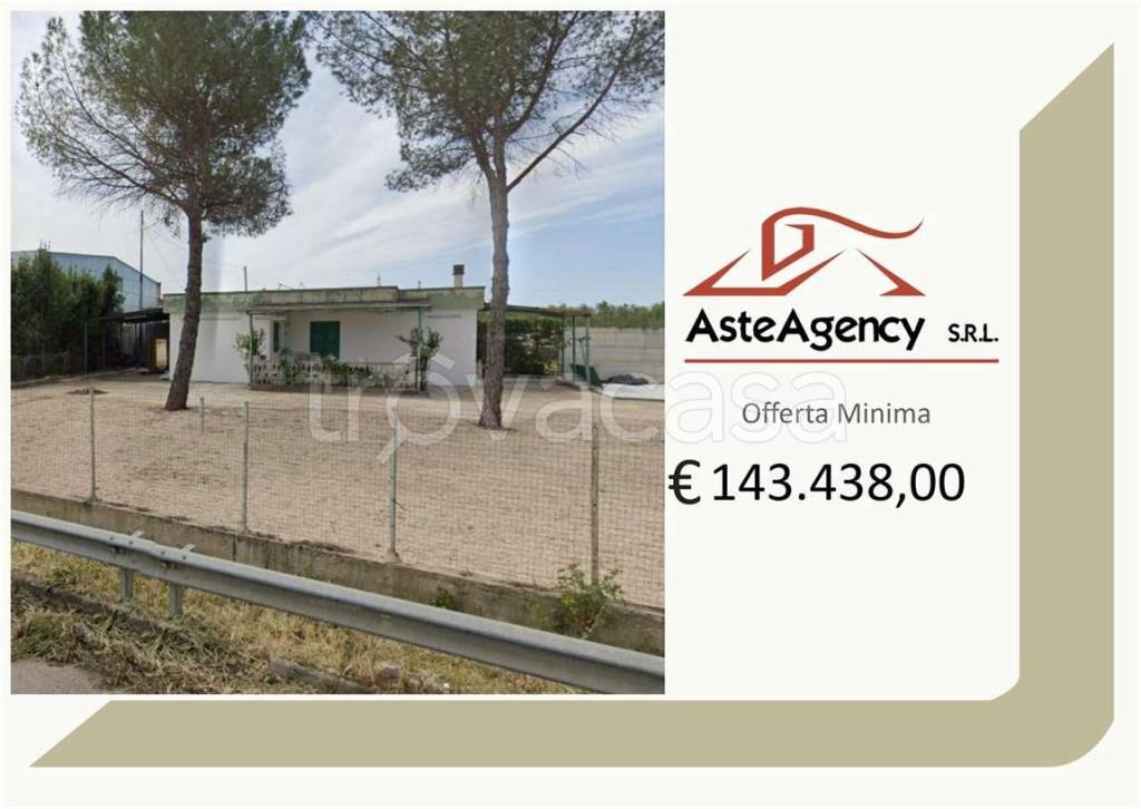 casa indipendente in vendita a Trani in zona Capirro
