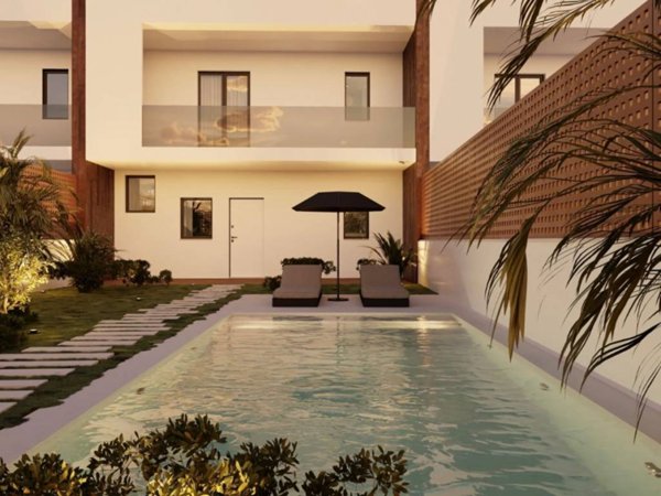 casa indipendente in vendita a Trani in zona Capirro
