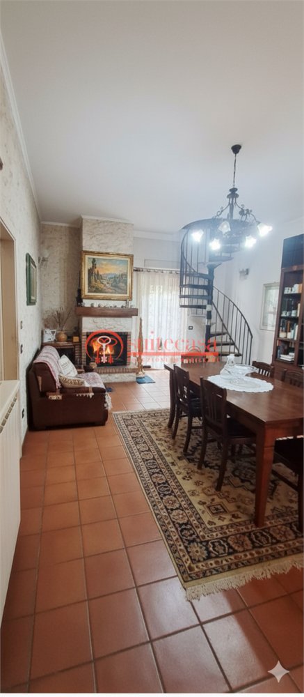 casa indipendente in vendita a Trani in zona Capirro