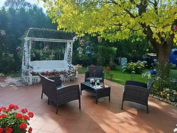casa indipendente in vendita a Trani in zona Capirro