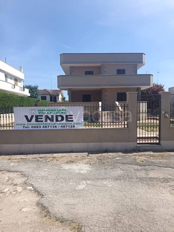 casa indipendente in vendita a Trani in zona Borgo Ottocentesco