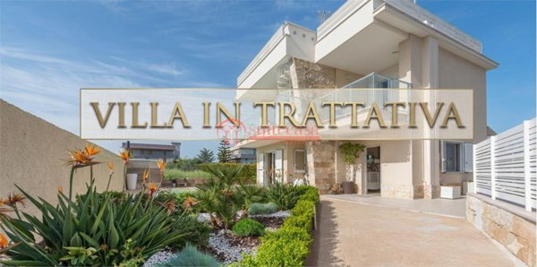 casa indipendente in vendita a Trani in zona Villa Dragonetti
