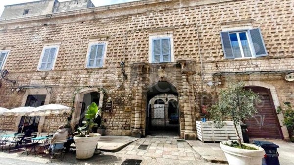 appartamento in vendita a Trani in zona Borgo Medievale