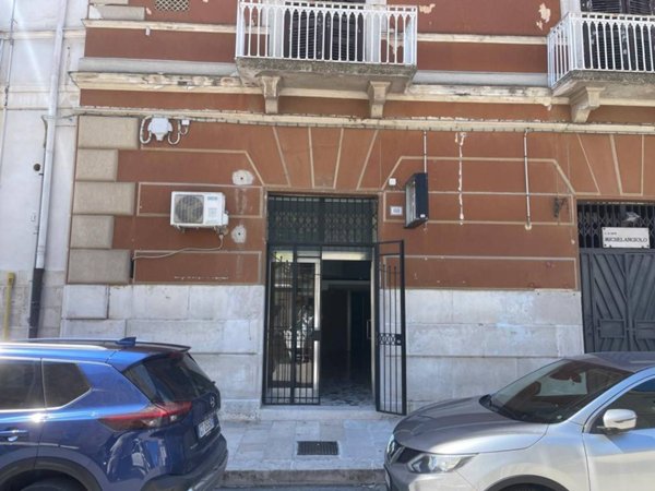 negozio in vendita a Trani