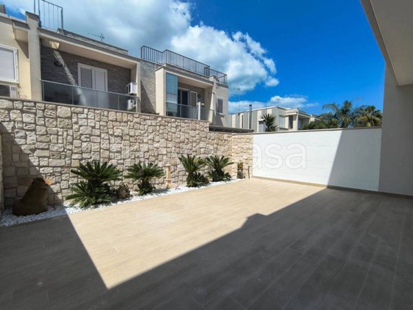 casa indipendente in vendita a Trani in zona Villa Dragonetti
