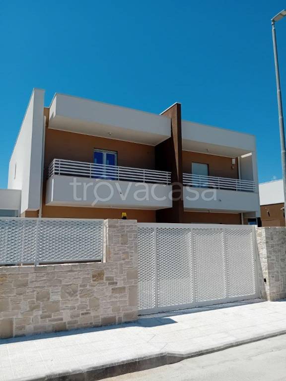 casa indipendente in vendita a Trani in zona Villa Dragonetti