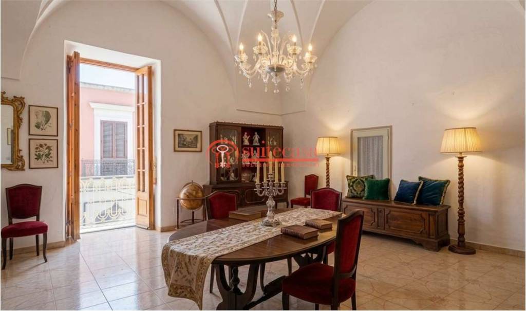 appartamento in vendita a Trani in zona Borgo Ottocentesco