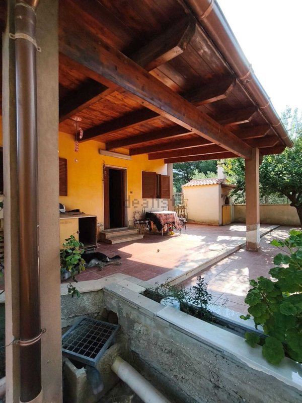 casa indipendente in vendita a Trani in zona Villa Dragonetti