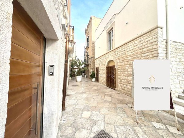 appartamento in vendita a Trani in zona Borgo Medievale