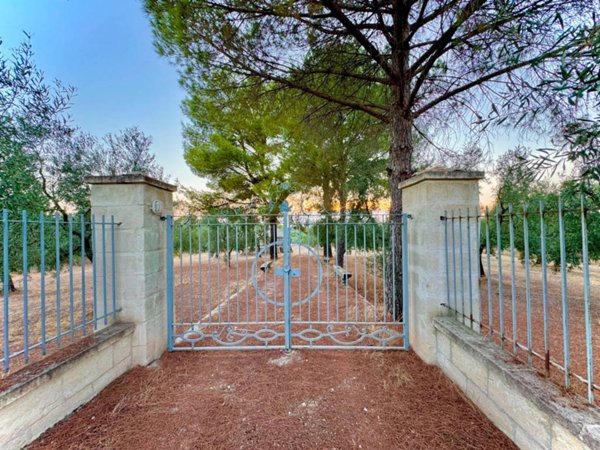 terreno agricolo in vendita a Trani in zona Capirro