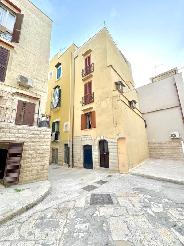 casa indipendente in vendita a Trani in zona Borgo Medievale