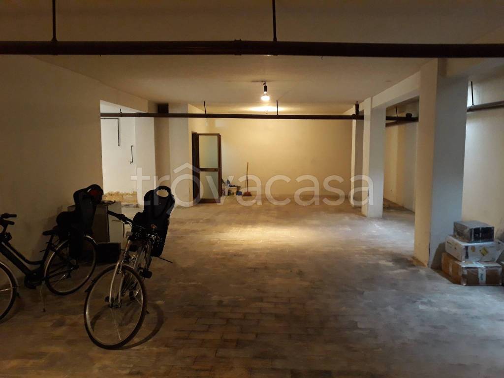 box auto in vendita a Trani