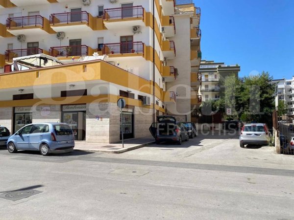 box auto in vendita a Trani in zona Borgo Ottocentesco