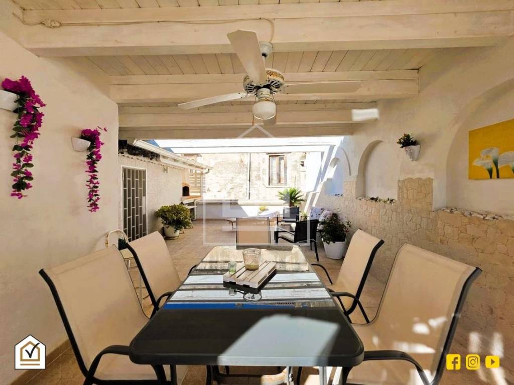 appartamento in vendita a Trani in zona Borgo Medievale