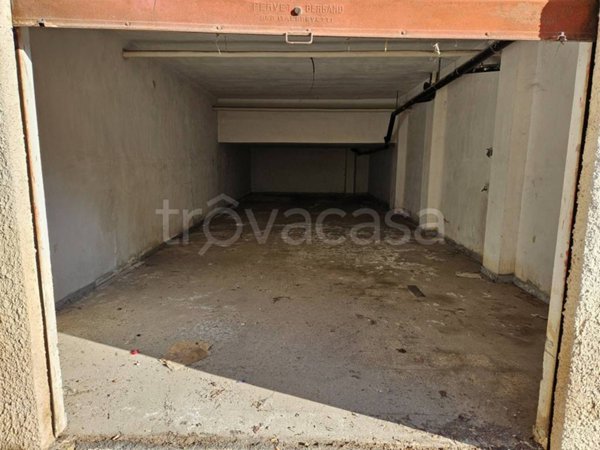 box auto in vendita a Trani in zona Borgo Ottocentesco