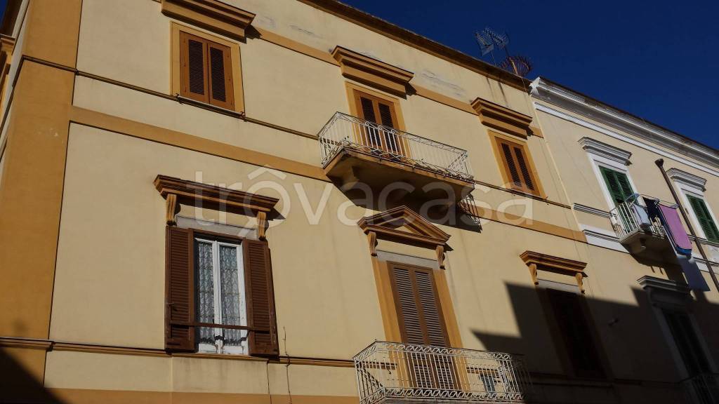 casa indipendente in vendita a Trani in zona Borgo Ottocentesco
