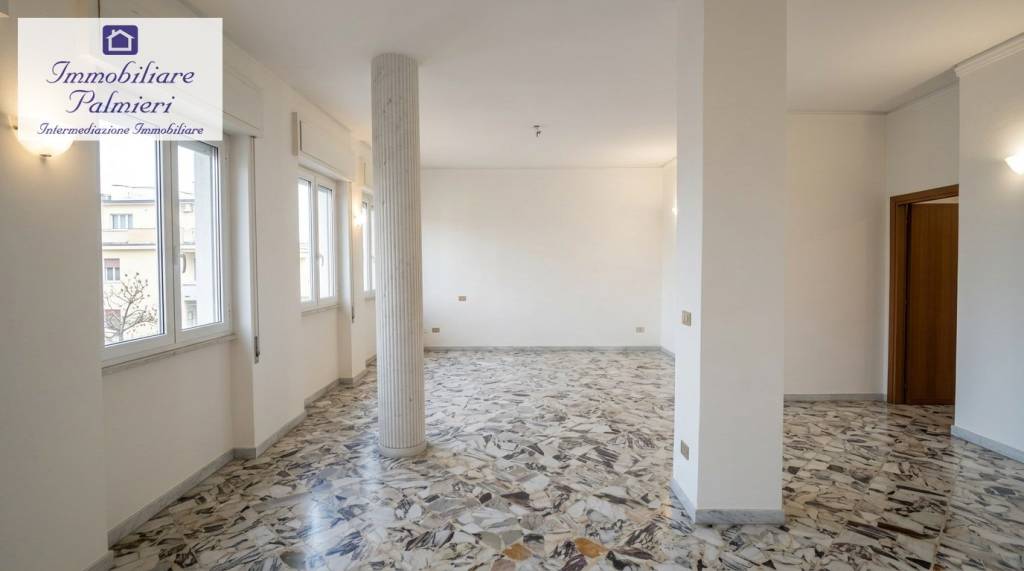 appartamento in vendita a Trani in zona Borgo Ottocentesco