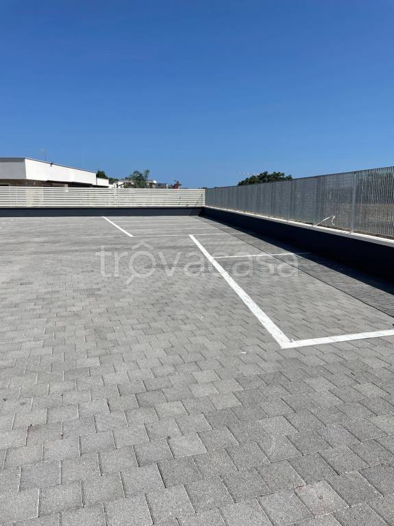 box auto in vendita a Trani in zona Villa Dragonetti