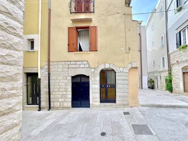 casa indipendente in vendita a Trani in zona Borgo Medievale