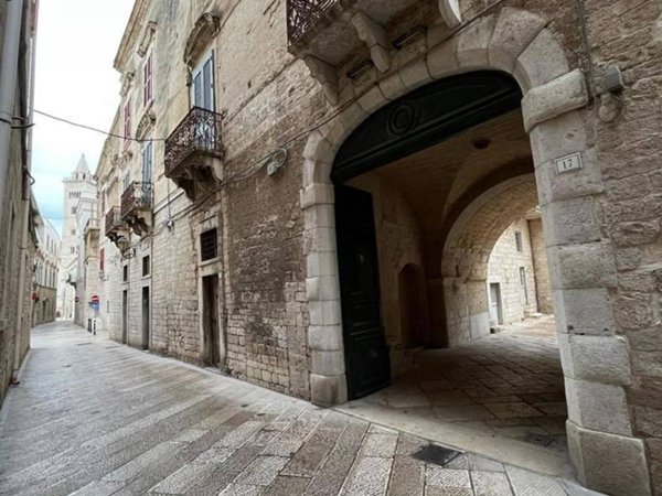 appartamento in vendita a Trani in zona Borgo Medievale
