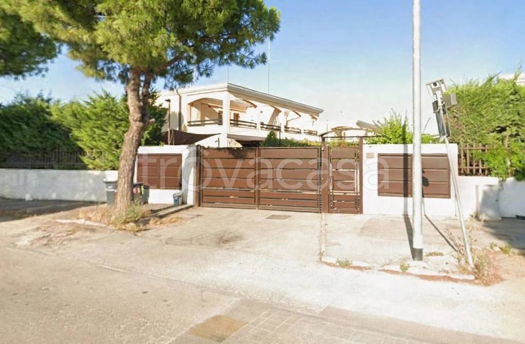casa indipendente in vendita a Trani in zona Villa Dragonetti