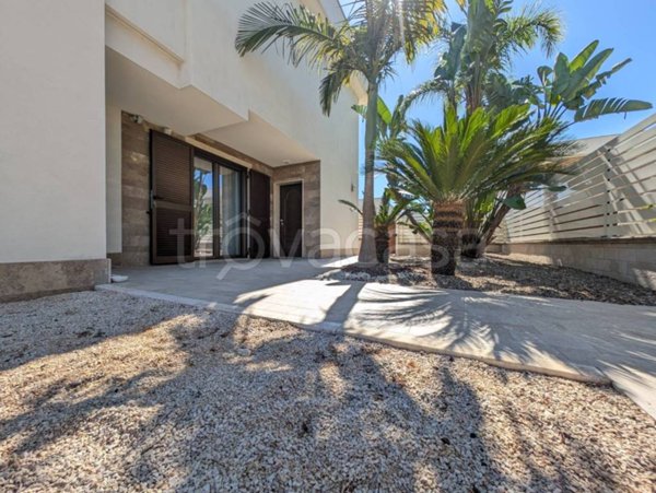casa indipendente in vendita a Trani in zona Villa Dragonetti