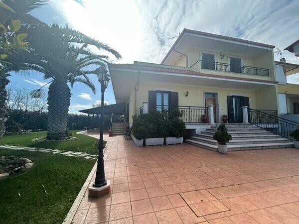 casa indipendente in vendita a Trinitapoli