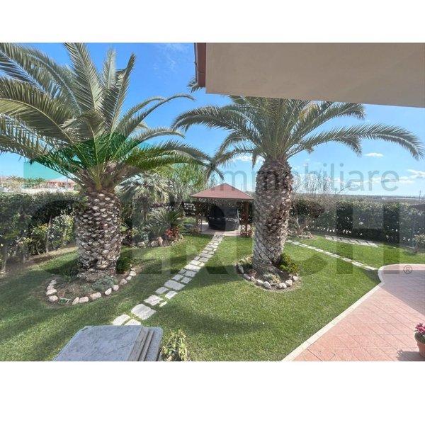 casa indipendente in vendita a Trinitapoli